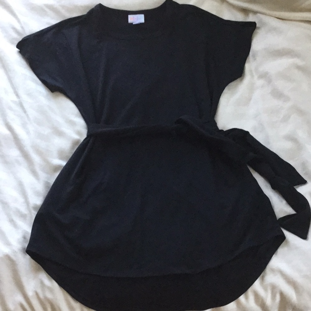 Black lularoe Mitzi tunic